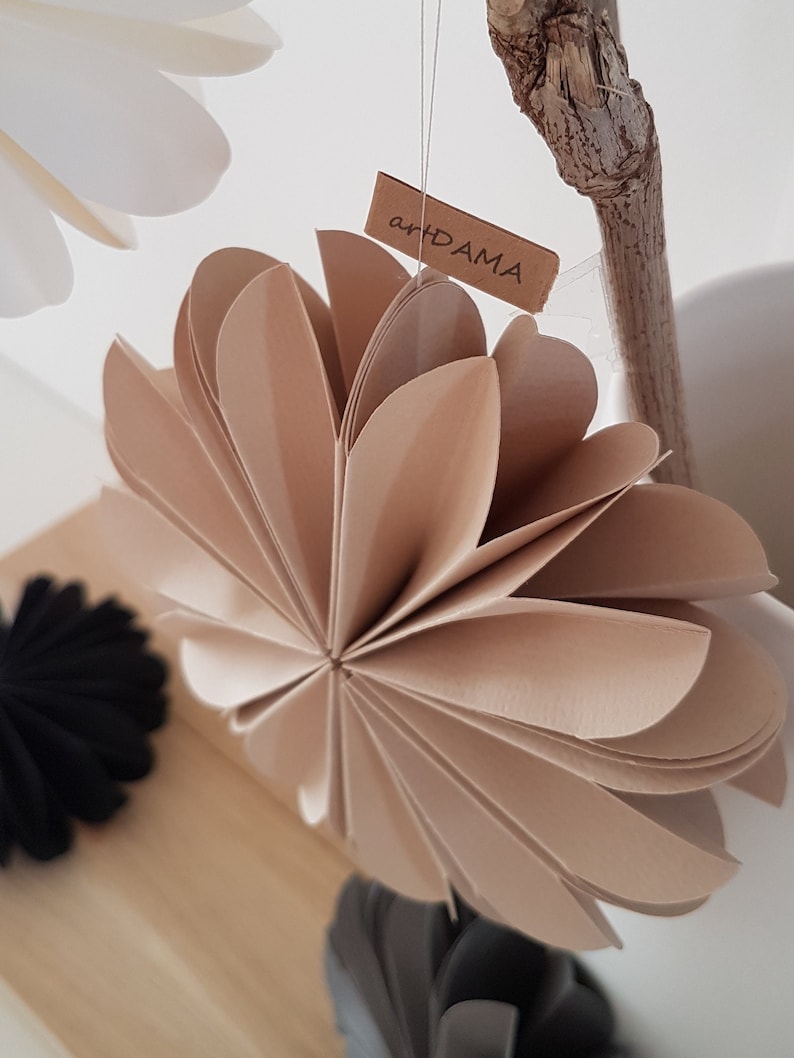 Papierblumen 3D / 2er-Set / D 12cm / Farben: weiß, beige, schwarz, anthrazit / a Bild 6