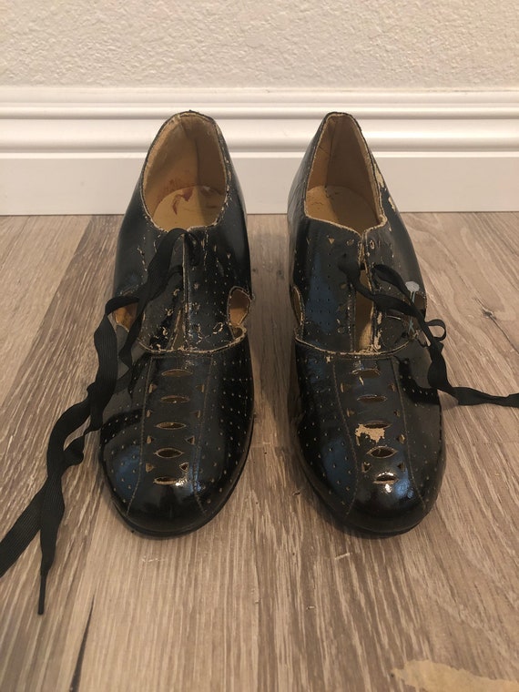 1940’s Patent Leather Perforated Oxfords - image 2