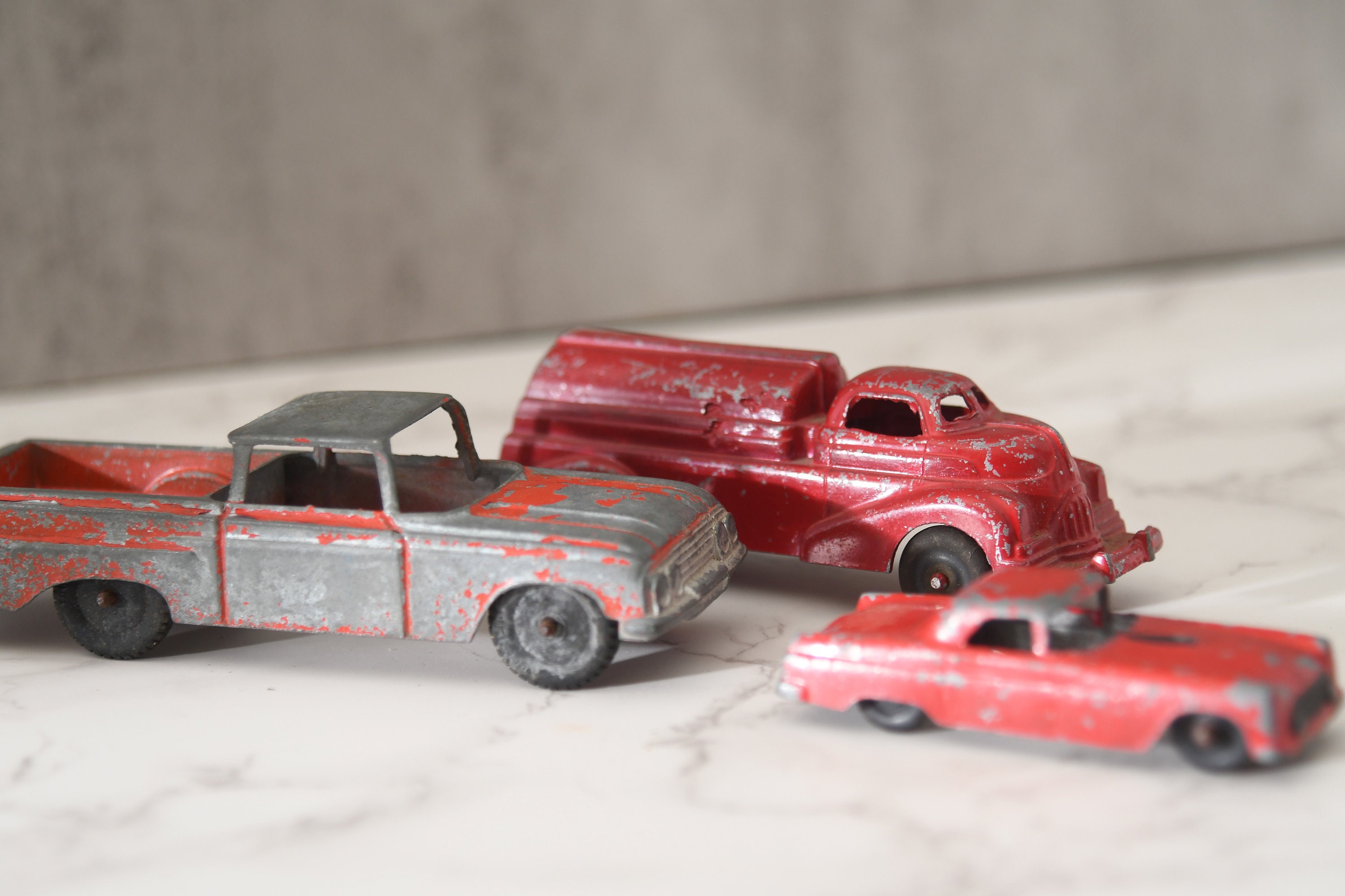 Vintage Style Red Truck Model Mini Alloy Car Small Toys Kids Boys Desktop  Decor