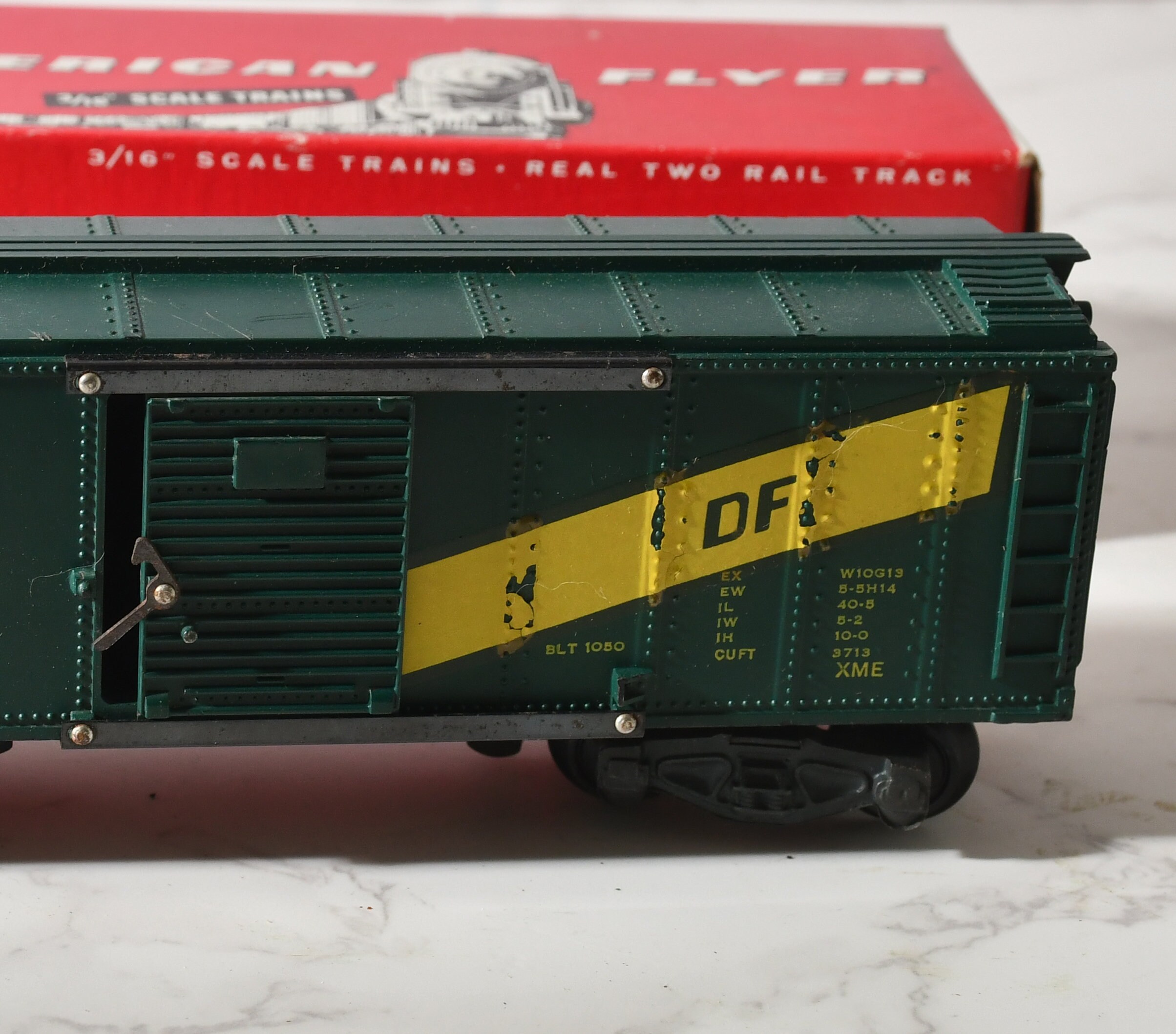 American Flyer Gilbert 922 GAEX Box Car With Sliding Door Yellow Stripe ...