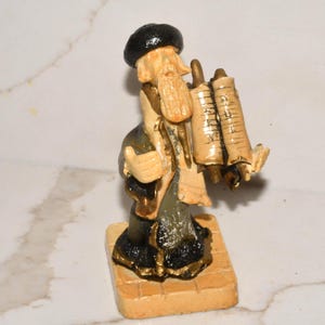 Yossi Nussbaum Sculped Pottery Rabbi Judaica Figurine Vintage Folklore Torah