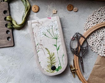 Summer Wildflowers Scissors Holder, Storage Sewing Tools. Travel Scissors Needle Case