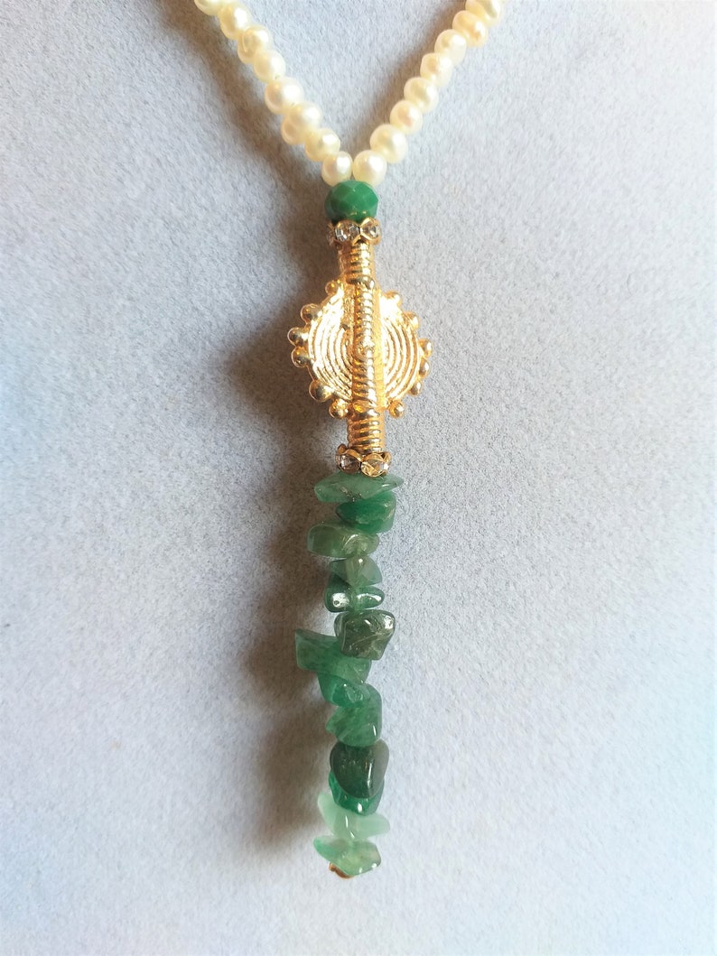Fresh water pearl and Aventurine gemstone necklace