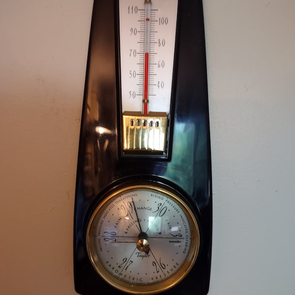 Beautiful Vintage Barometer Weather Station