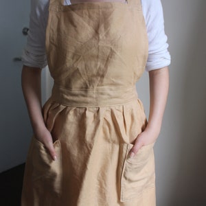 Delantal Vestido Delantal ajustable con espalda cruzada Delantal de lino hecho a mano Delantal de forraje con bolsillos Delantal vintage para mujer Delantal Cottagecore Delantal del siglo XIX