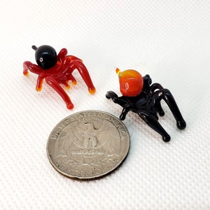 Glass Miniature Spider, Glass miniature, Small Glass Figurine, Blown glass Spider, Handcrafted glass animal, Handblown glass, Art glass