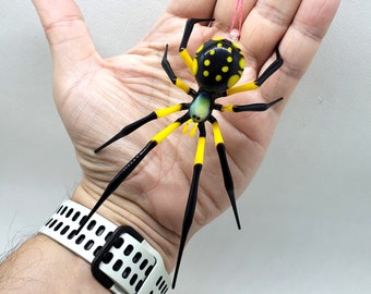Araignée jaune suspendue, animal en verre fabriqué à la main, figurine araignée en verre soufflé, araignée en verre soufflé à la main, araignée au lampadaire, araignée en verre d’art