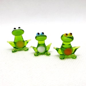 Glass Miniature Frog, Blown glass, Glass Frog Miniature, Handblown Frog, Blown Glass Frog, Handcrafted glass animal, Figurine Frog,Art Glass