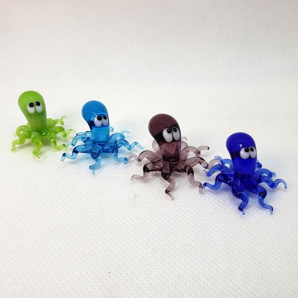 Glass Miniature Octopus, Small Glass Octopus, Miniature Octopus, Glass Octopus sculpture, Little Glass Animals, Blown glass, Art Collectible