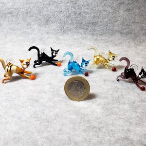 Miniature Cat with hanging loop, Blown glass cat, Glass cat miniature, Hanging Cat, Sculpture made of glass, Handblown glass, Unique gift