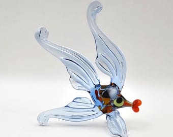 Whimsical Glass Fish Figurine – Handmade Art Glass Fish Sculpture – Charming Aquatic Collectible – Unique Gift for Fish Lovers