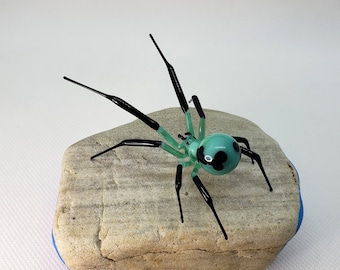 Spider figurine, Art Glass Spider Figurine, Figurine Blown Glass Spider, Handblown glass Spider, Lampwork Spider, Glass Insect, Miniatures