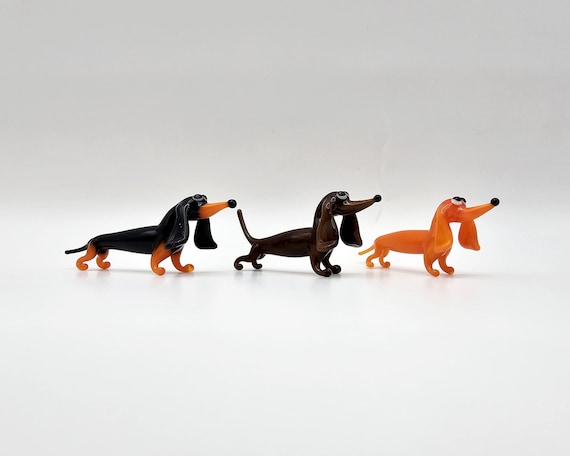 ミニチュアダックスフント、小さなガラスの置物、アートガラスの犬、犬