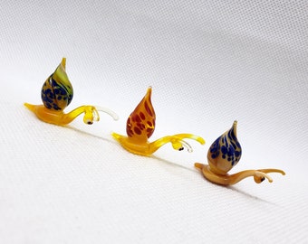 Szklany ślimak miniaturowy, Ślimak ze szkła dmuchanego, Miniatury szklane, Mała figurka szklana, Rzeźba szklana ślimaka, Figurka ze szkła dmuchanego, Szkło artystyczne