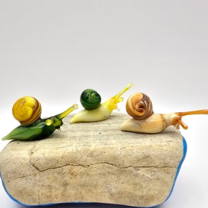 Miniature Glass Snail, Glass miniature, Small Glass Figurine, Blown glass, Handcrafted glass animal, Handblown glass, Little Glass Animals