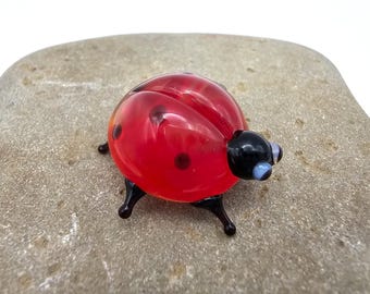 ムラーノガラスのてんとう虫：小さな手作りの昆虫の置物 - Etsy 日本