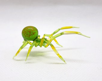 Glass Green Spider figurine, Figurine Blown Glass Spider, Handblown glass Spider, Lampwork Spider, Animal Glass Figurine, Glass miniatures