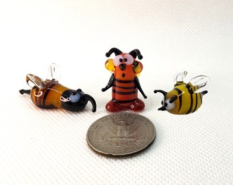 Glass miniature Bee, Glass miniature, Small Glass Figurine, Blown glass Bee, Handcrafted glass animal, Handblown glass, Art glass