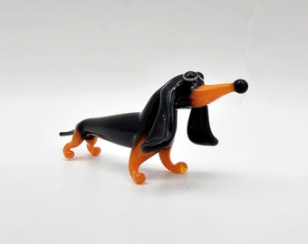 ミニチュアダックスフント、小さなガラスの置物、アートガラスの犬、犬