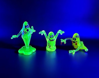 Uranium Glass Ghost, Figurine Ghost, Handmade Vaseline Glass Figurine, Glowing Green Halloween Decor, Vaseline Glass Halloween Collectible