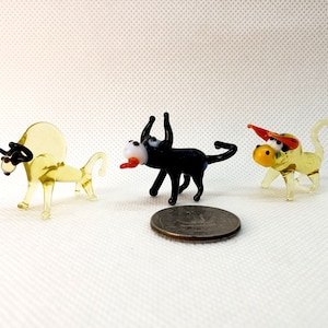 Glass Miniature Bull, Glass Bull sculpture, Small Glass Figurine, Glass Animal Figurine, Handcrafted glass animal, Blown glass, Art glass