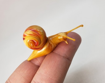 ガラス カタツムリの手彫刻 カタツムリ ガラス彫刻 ガラス カタツムリ