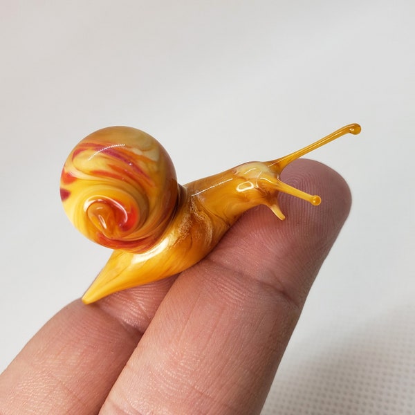 Glass Snail figurine, Blown glass Snail, Art glass, Glass Snail miniature, Snail collection, Snail glass sculpture, Glass Snail Handcrafted