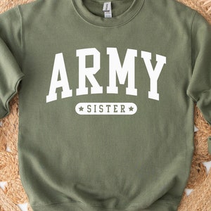 SVG, PNG, DXF, JPG, EPS de Army Sister, Sublimación de regreso a casa de soldado de moda, Camiseta de graduación a juego para familia del ejército orgullosa Cricut