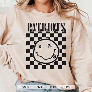 Retro Patrioten SVG, PNG, dxf, eps, Bunt Kariertes Sport Shirt Sublimationsdesign, Karierte Patrioten Schule Team Spirit Cricut
