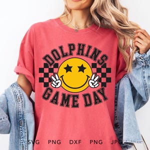 Dauphins SVG, PNG, dxf, jpg, eps, dauphins Game Day Cricut, dauphins école mascotte couper fichier, dauphins rétro groovy damier