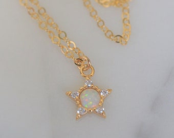 Winziger 14K Gold Filled Opal Sternanhänger und Halskette | Opal & Zirkonia | Minimalistischer Schmuck Mehrreihige Halskette