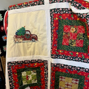 Christmas quilt with lg Emb design