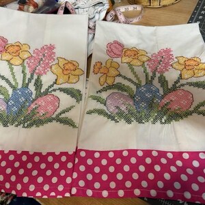 Hand Embroidered Hand Towels (PR) (spring)