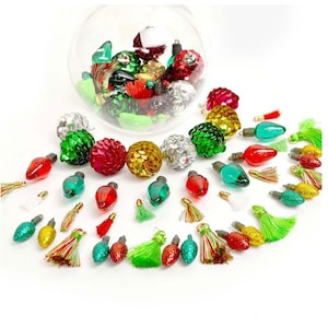 Deck The Halls Novelty Button Ornament Kit, Dress It Up Buttons, Cabochons, Jesse James Buttons, Holiday Buttons, Christmas Buttons