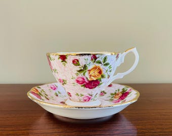 Vintage Royal Albert Old Country Roses Teacup set | Soft Pink Lace