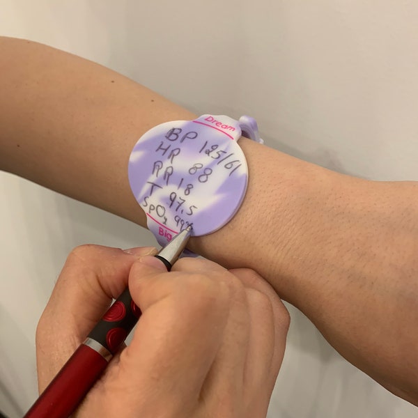 Nurse gift bracelet. Teacher gift. Police officer gifts. Veterinarian gift. Vet tech gift. Silicone notes wristband erasable.