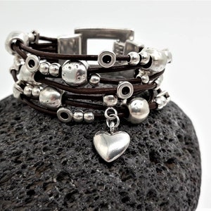 Bracelet de perles multi rangs, bracelet coeur en argent pour femme, bracelet en cuir de style uno de 50, manchette à breloques en perles, cadeau pour la Saint-Valentin