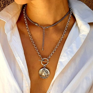 Collier rond en argent, pendentif grec ancien, collier chaîne en acier inoxydable à fermoir à bascule pour femme, pendentif surdimensionné gravé de style rock