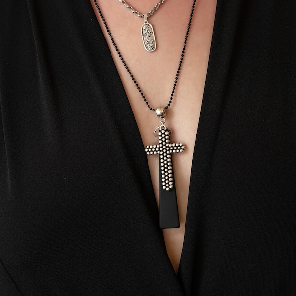 Schwarzes Dreieck Silber Kreuz Anhänger, lange Kugelkette mit Gravur Kleine Kugeln Kreuz Halskette, unisex geometrisch minimal Halskette, Weihnachtsgeschenk