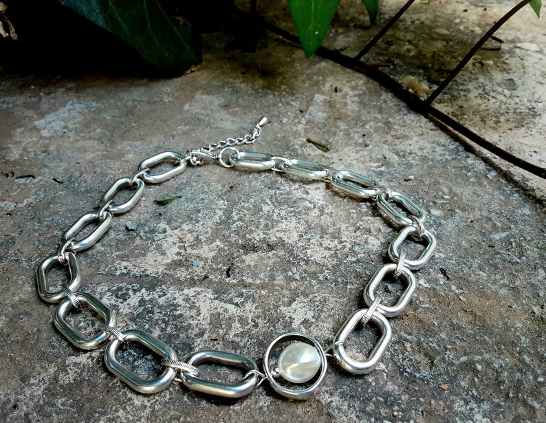 Chunky thick link chain with pearl charm adjustable choker, simple and elegant oval link necklace, modern antique silver bold chain choker image 2