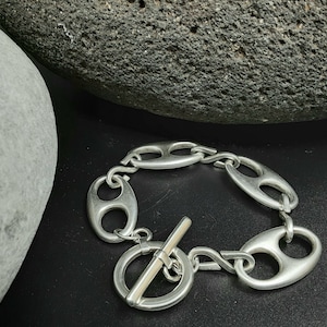 Infinity oval link chain bracelet, statement t clasp chunky chain cuff, oversized edgy silver chain bracelet, infinity chain cuff, gift idea