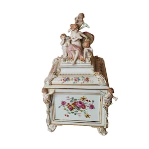 Vintage Porcelain, XXL Large Herend Porcelain Lidded Vase with Elegant Swan Handles, Vintage Bonbonier, 19th century, 18x10x19&quot;