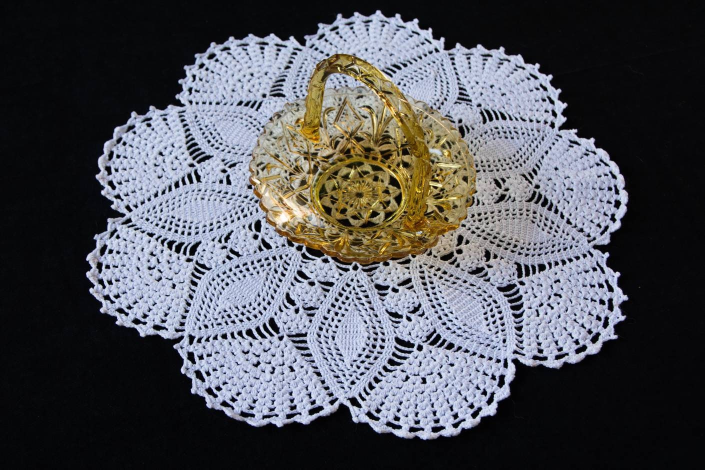 handmade 20” 51cm vintage white crochet doilie lace doily doiley round 