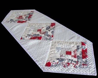 Corredor navideño acolchado, Jacquard blanco metálico plateado, tela de flores rojas navideñas, alta calidad, 13x52 pulgadas, hecho a mano, 128x41 cm