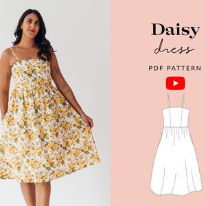 Könnte beinhalten: Gelbes Kleid mit floralem Muster, quadratischem Ausschnitt und Spaghettiträgern. Das Kleid hat ein figurbetontes Oberteil und einen ausgestellten Rock mit Taschen. Der Text "Daisy dress PDF pattern" wird auf rosa Hintergrund mit YouTube-Logo und Kleiderillustration angezeigt.