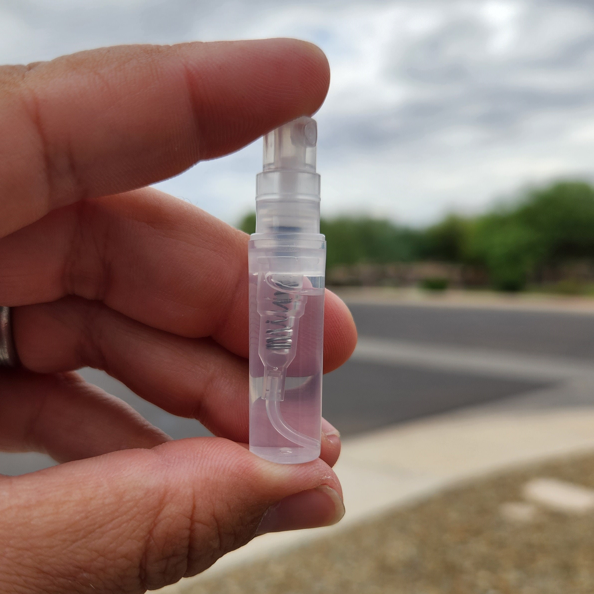 2ml spray bottle discount
