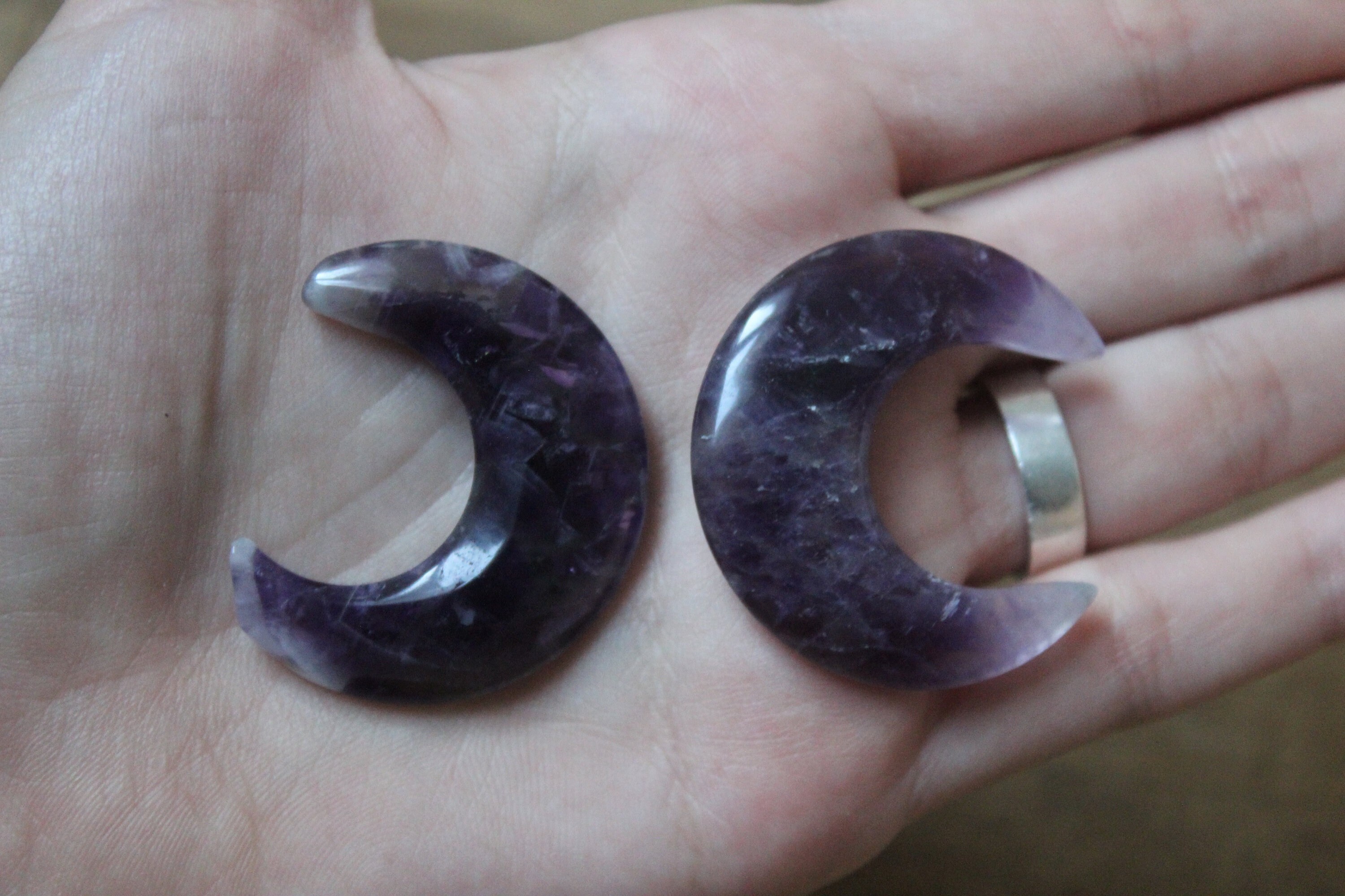 Lune de 40 mm en Pierre d'améthyste Grade A