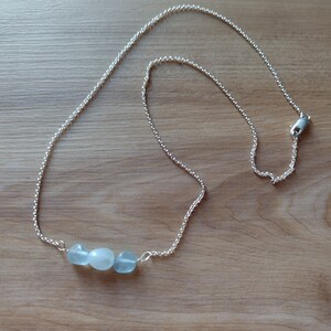 collana girocollo minimal in argento 925 e pietre acquamarina