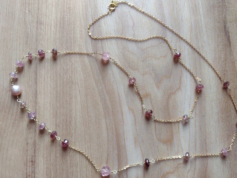 perla centrale e quarzi rosa collana argento 925 tecnica rosario con tormaline rosa