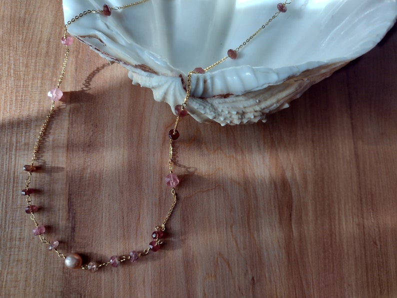 perla centrale e quarzi rosa collana argento 925 tecnica rosario con tormaline rosa